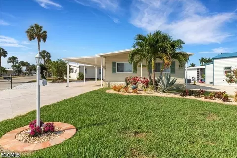 17540 Peppard Dr, Fort Myers Beach, FL 33931