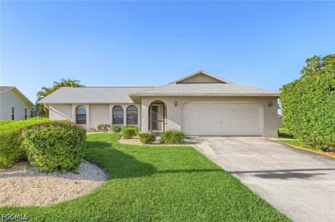 210 SW 43rd Ln, Cape Coral, FL 33914