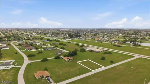 817 NW 31st Pl, Cape Coral, FL 33993