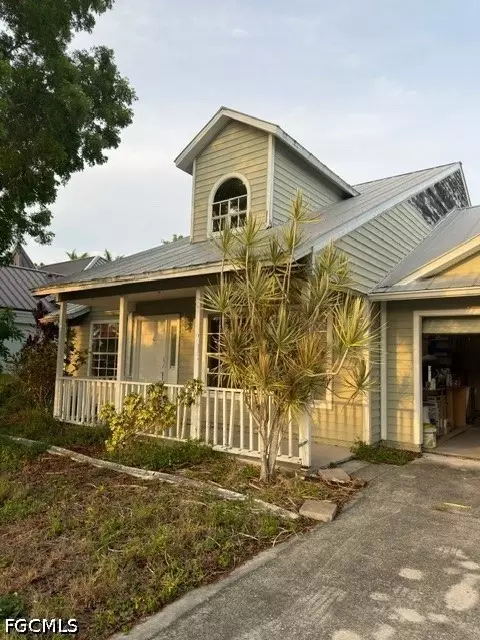 2121 SW 11th Ct, Cape Coral, FL 33991