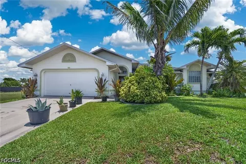 3437 NE 9th Pl, Cape Coral, FL 33909
