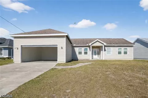 2808 34th St SW, Lehigh Acres, FL 33976