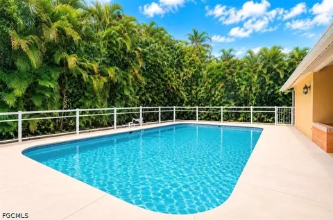 1357 Osceola Dr, Fort Myers, FL 33901