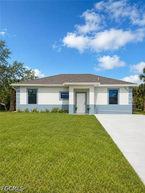 3052 S Beechwood Cir, Labelle, FL 33935