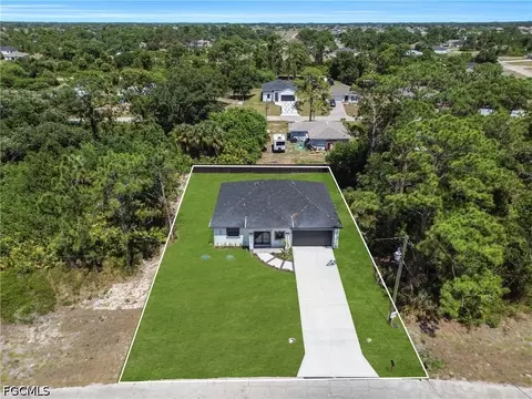 5035 Spinnaker Rd, Labelle, FL 33935