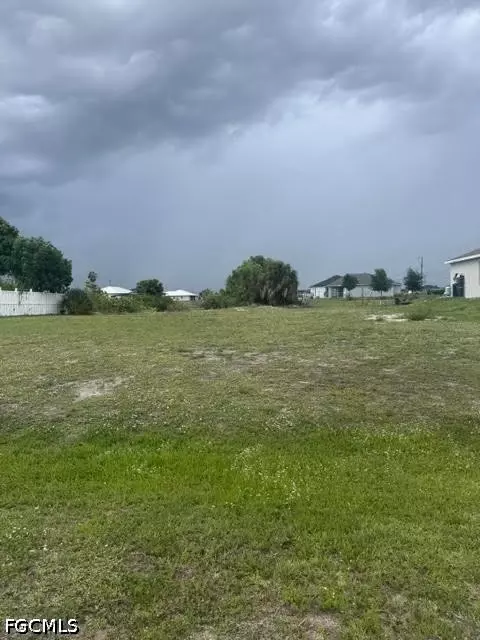 1823 NW Embers Ter, Cape Coral, FL 33993