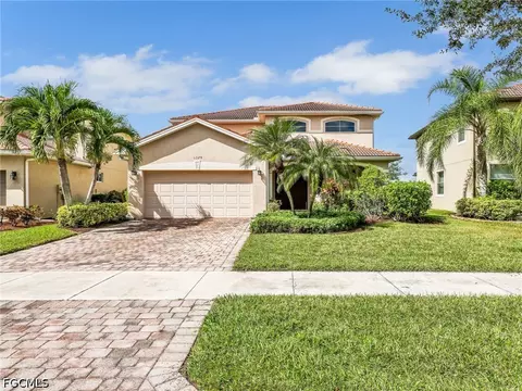 1529 Birdie Dr, Naples, FL 34120