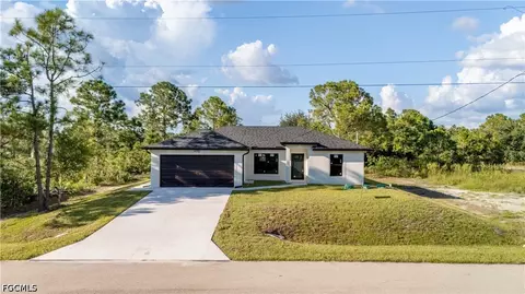 2710 42nd St W, Lehigh Acres, FL 33971