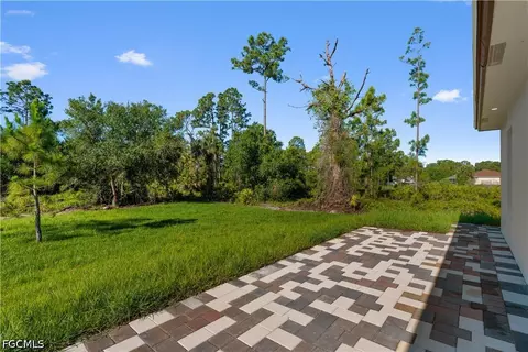 Exterior - 940 Berg St E, Lehigh Acres, FL 33974 photo 1 of 3