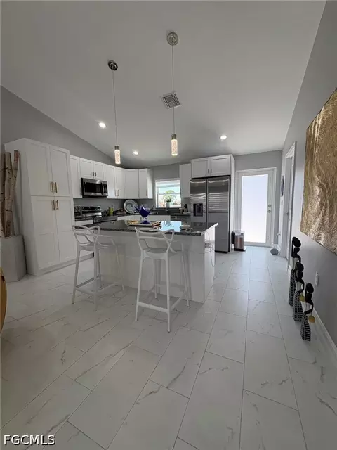 9019 S Castle Cir, Labelle, FL 33935