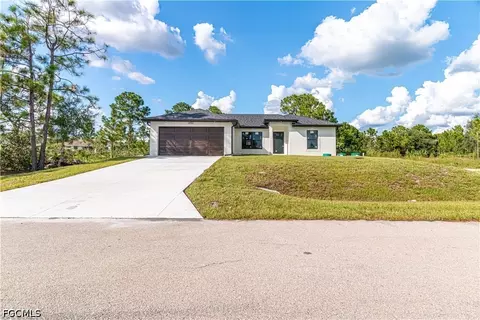 2708 42nd St W, Lehigh Acres, FL 33971