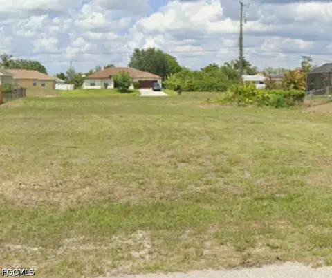 2067 NE 20th St, Cape Coral, FL 33909