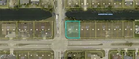 727 Gleason Pkwy, Cape Coral, FL 33914