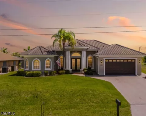613 SE 4th Pl, Cape Coral, FL 33990