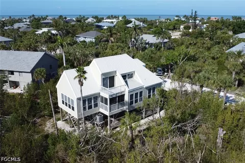 4452 Gulf Pines Dr, Sanibel, FL 33957