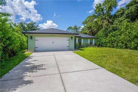 3837 Hillandale St, Fort Myers, FL 33905