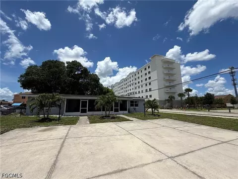 4902 Victoria Dr #1, Cape Coral, FL 33904