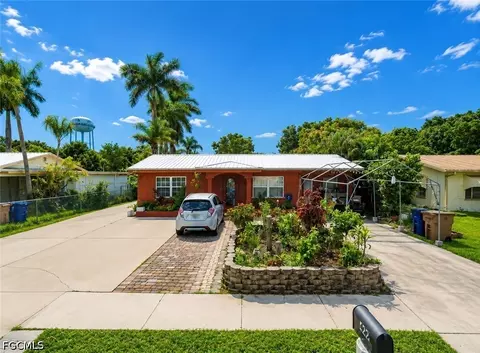 422 Bellair Rd, Fort Myers, FL 33905