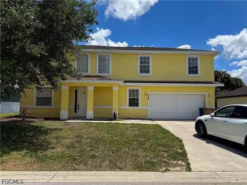 117 Shadow Lakes Dr, Lehigh Acres, FL 33974