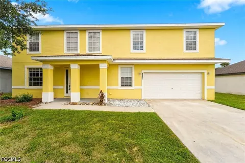 117 Shadow Lakes Dr, Lehigh Acres, FL 33974