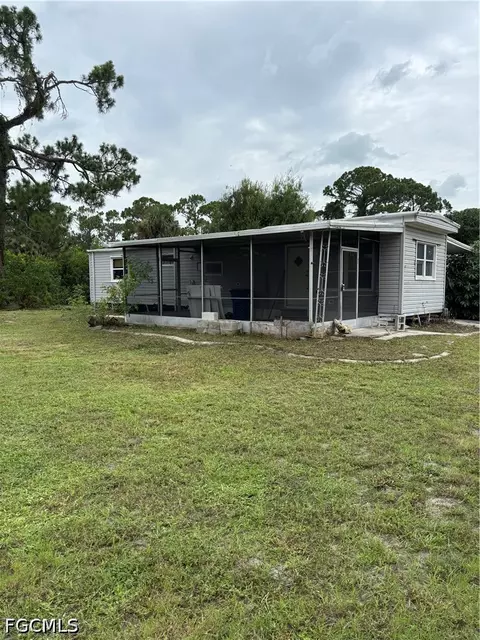 7689 Ebson Dr, North Fort Myers, FL 33917
