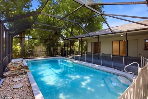 8486 Garden Rd, Fort Myers, FL 33967