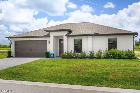 821 General Chesty Puller Ct, Labelle, FL 33935