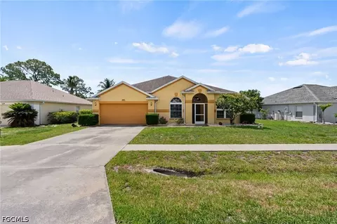 1520 Honor Ct, Lehigh Acres, FL 33971