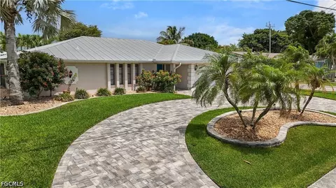 5215 Pelican Blvd, Cape Coral, FL 33914
