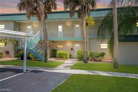 1715 Golf Club Dr #2, North Fort Myers, FL 33903