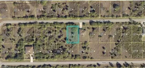 946 Commodore St, Lehigh Acres, FL 33974