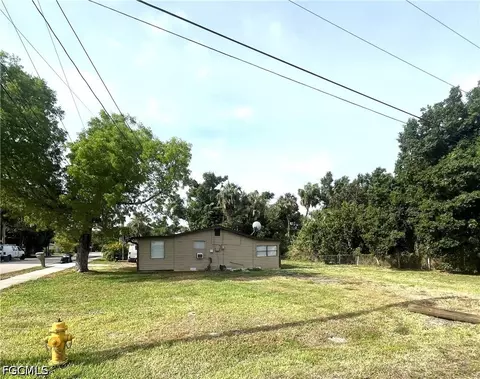 1748 Woodward Ave, North Fort Myers, FL 33903