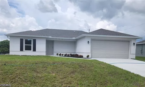 3902 28th St SW, Lehigh Acres, FL 33976