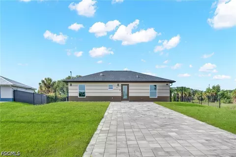 2075 Detroit Dr, Labelle, FL 33935