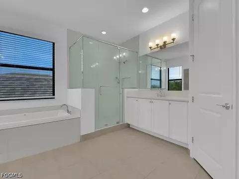 Bath - 20581 Fair Oak Ln, Estero, FL 33928 photo 3 of 5