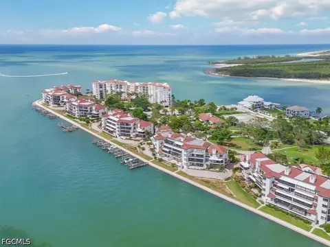 232 La Peninsula Boulevard #232, Naples, FL 34113