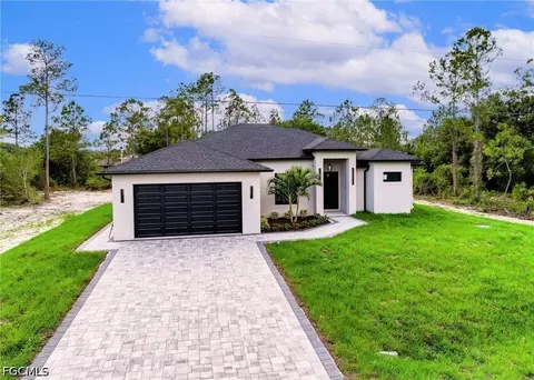 915 Lincoln Ave, Lehigh Acres, FL 33972