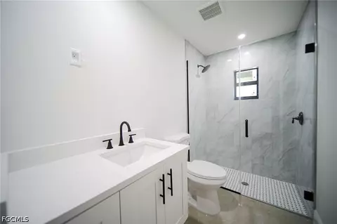Bath - 1621 Eighth Ave, Lehigh Acres, FL 33972 photo 5 of 5