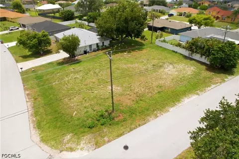 116 SE 4th St, Cape Coral, FL 33990