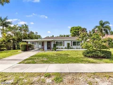 5521 Shaddelee Ln W, Fort Myers, FL 33919