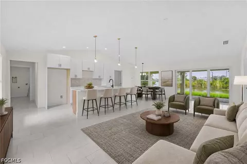 4402 NE 14th Pl, Cape Coral, FL 33909