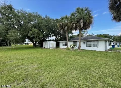 4029 E Sunflower Cir, Labelle, FL 33935 photo 2