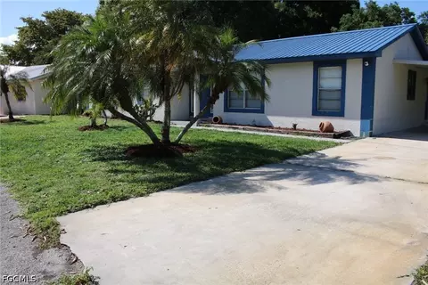 Exterior - 111 E Sugarland Cir, Clewiston, FL 33440 photo 5 of 5