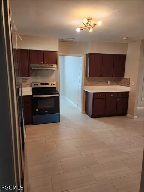 Kitchen - 111 E Sugarland Cir, Clewiston, FL 33440 photo 1 of 1