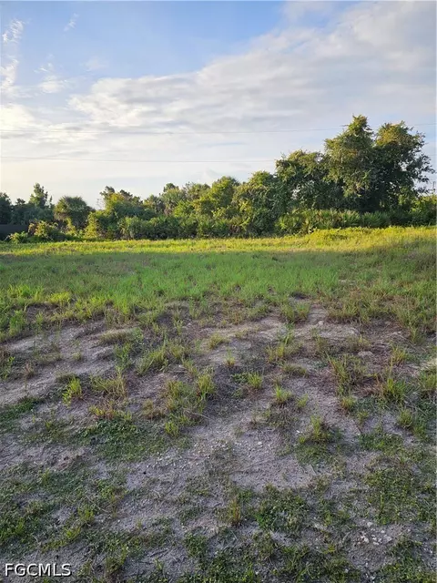 3605 E 16th St, Lehigh Acres, FL 33972
