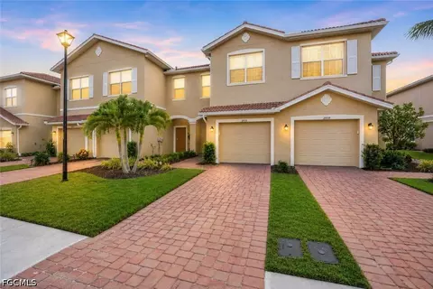 2935 Citrus St, Naples, FL 34120
