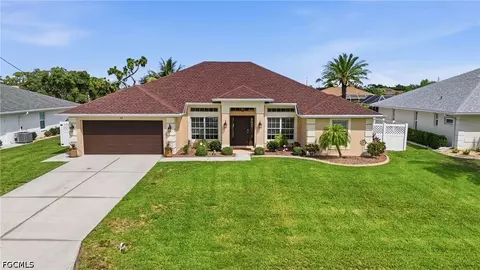 11 Medalist Ln, Rotonda West, FL 33947