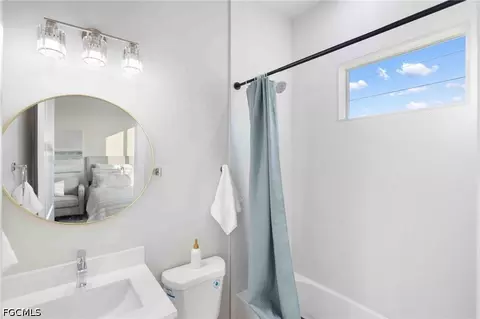 Bath - 38 Lark Dr, Placida, FL 33946 photo 2 of 4