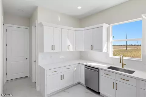 Kitchen - 23 Wren Dr, Placida, FL 33946 photo 3 of 6