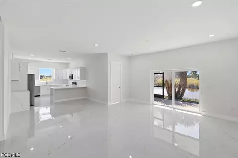 Living - 23 Wren Dr, Placida, FL 33946 photo 4 of 7